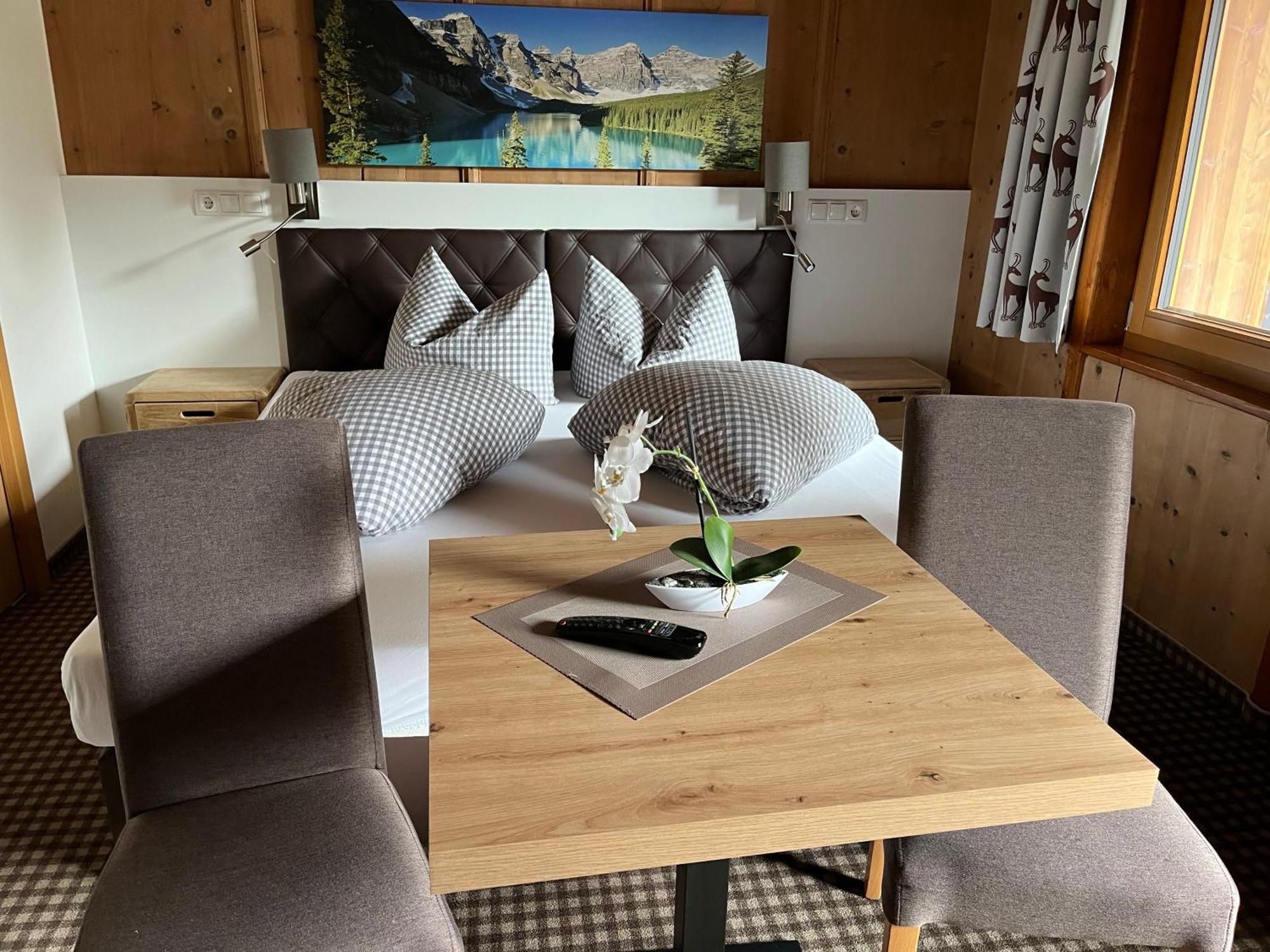 Hotel Garni Schoenblick Sölden Esterno foto