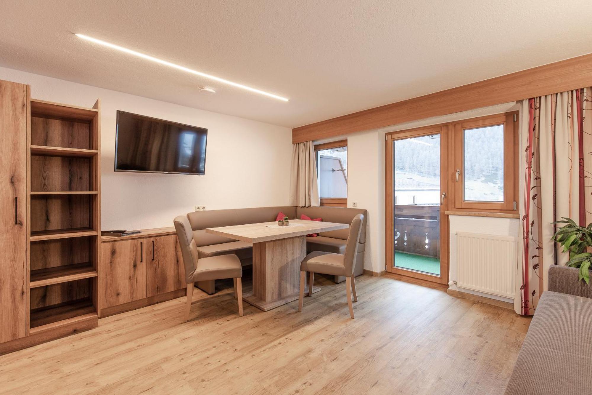Hotel Garni Schoenblick Sölden Esterno foto