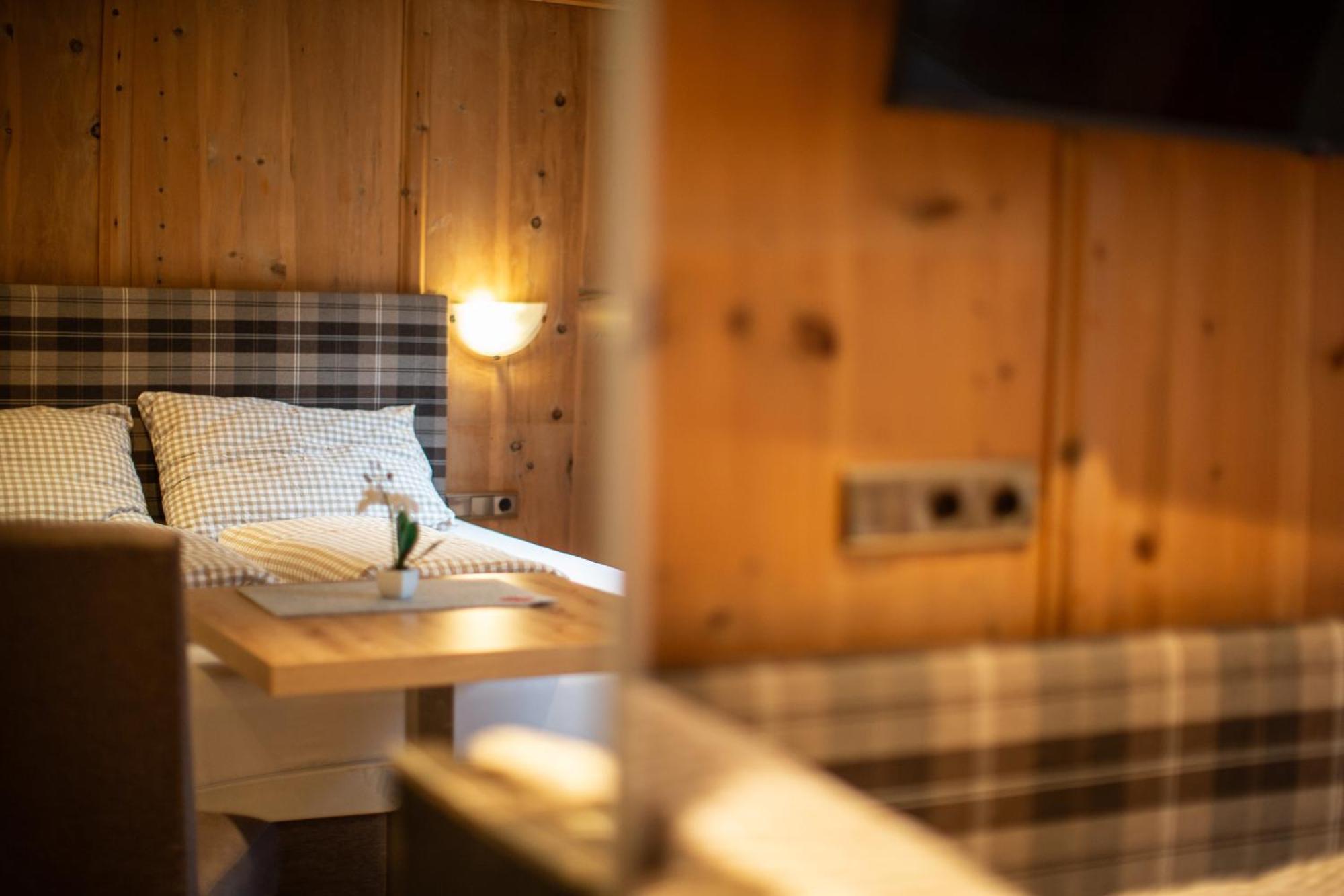 Hotel Garni Schoenblick Sölden Esterno foto