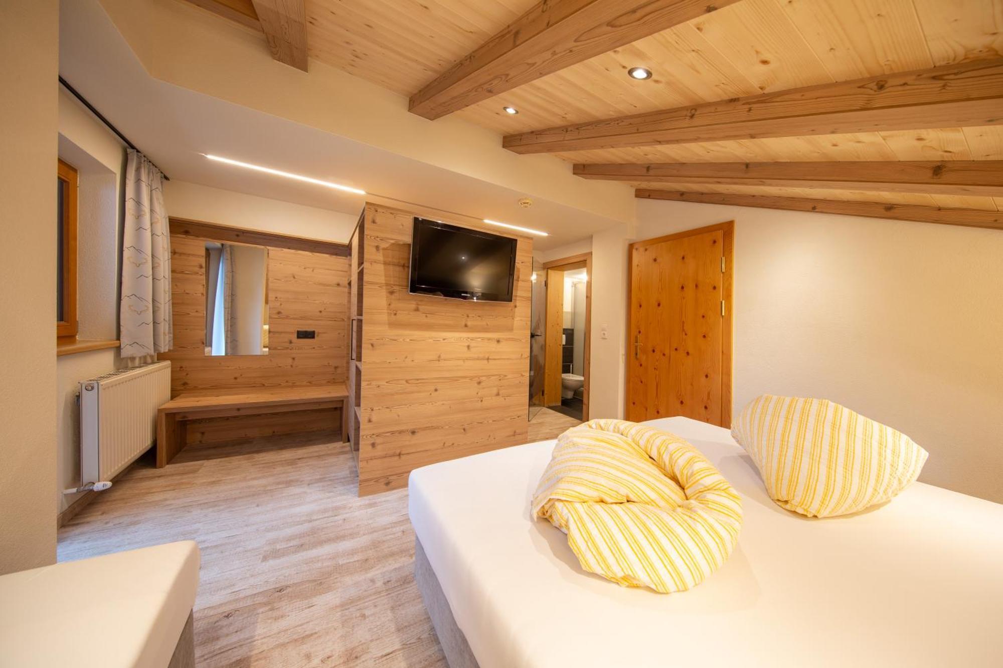 Hotel Garni Schoenblick Sölden Esterno foto