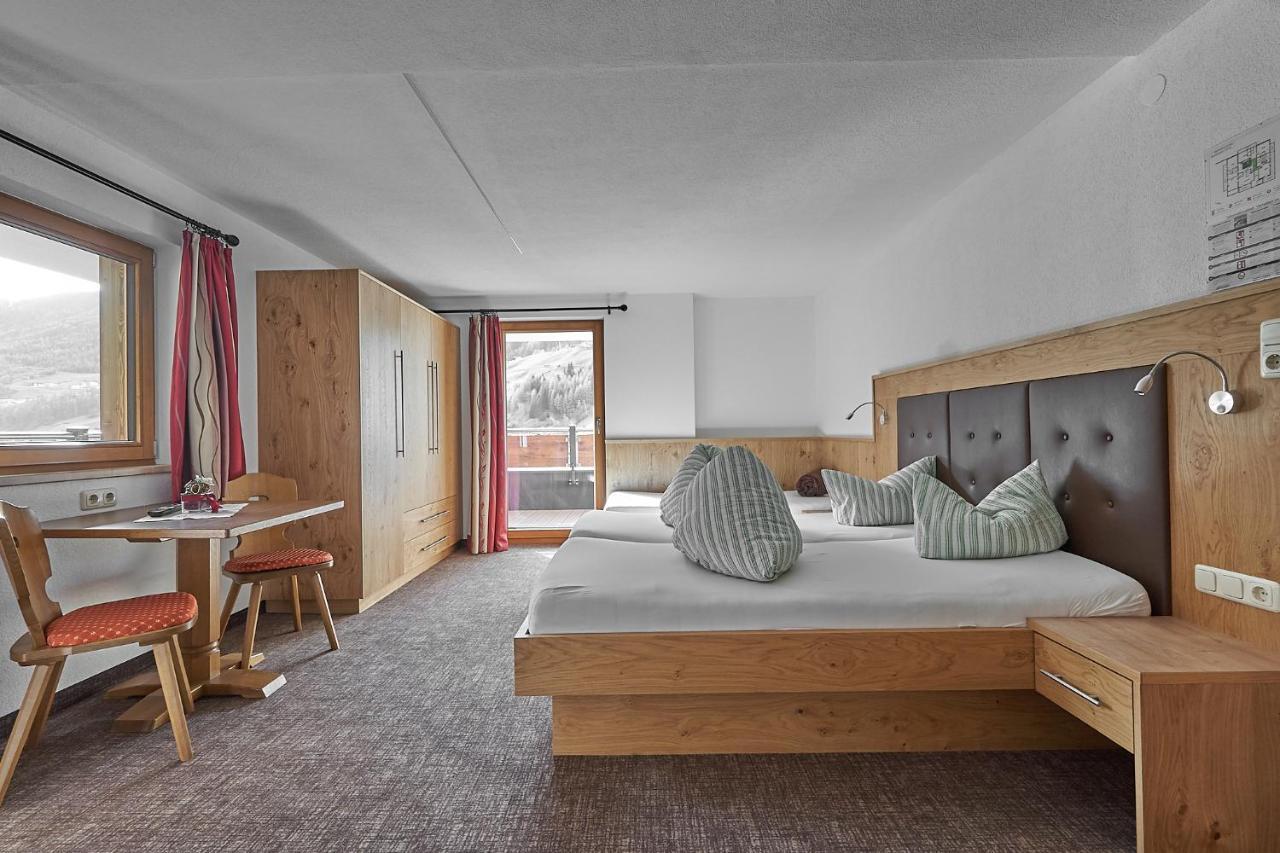 Hotel Garni Schoenblick Sölden Esterno foto