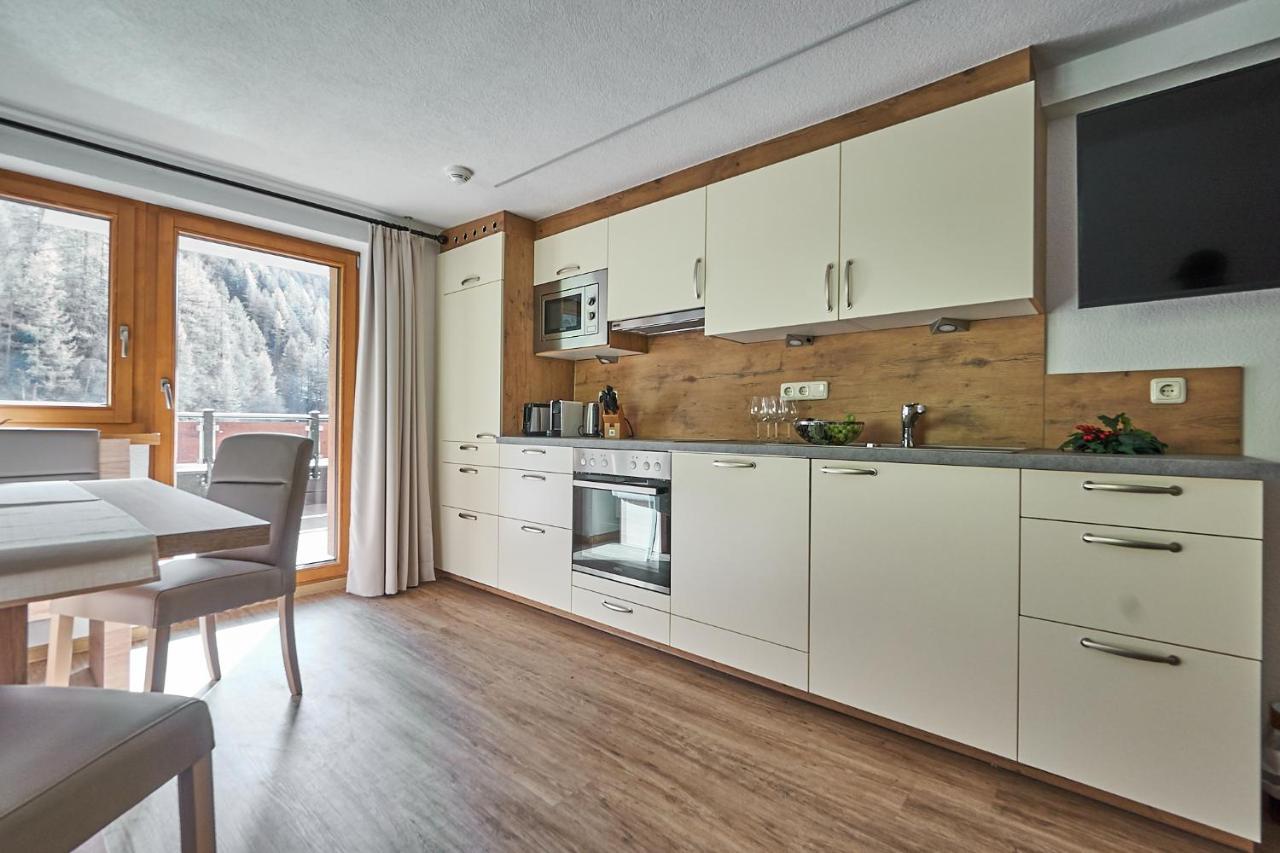 Hotel Garni Schoenblick Sölden Esterno foto