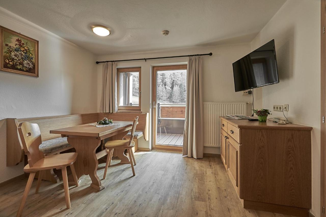 Hotel Garni Schoenblick Sölden Esterno foto